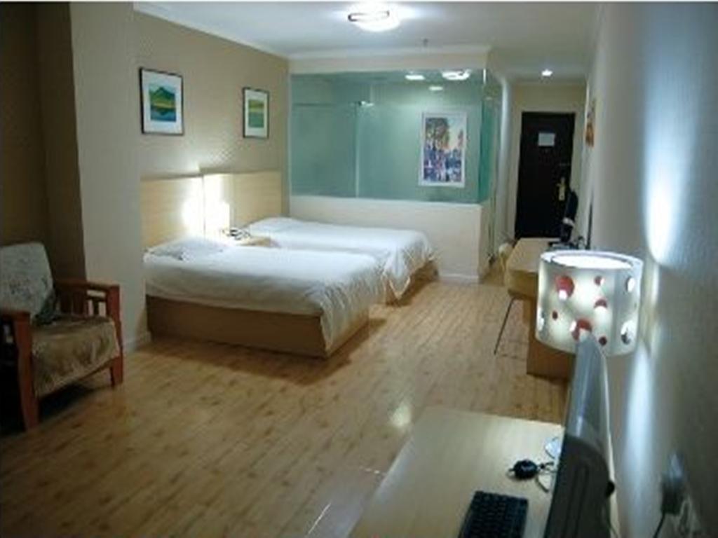 Super 8 Hotel Chengde Imperial Summer Resort מראה חיצוני תמונה